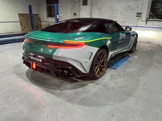 أستون مارتن DB11 كميات الجسم الألياف الكربونية DB11 النمط الرئيسي الأمامي والخلفي الوقاية الجانبية السترة المروحة غطاء الغطاء