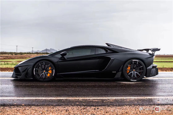 لـ لامبورغيني LP700 مجموعة جسم الألياف الكربونية LP700 طراز DMC تم تحديثه مجموعة جسم الألياف الكربونية الأمامية والخلفية