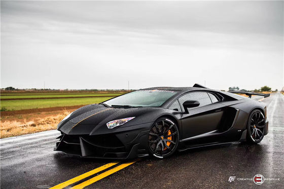 لـ لامبورغيني LP700 مجموعة جسم الألياف الكربونية LP700 طراز DMC تم تحديثه مجموعة جسم الألياف الكربونية الأمامية والخلفية
