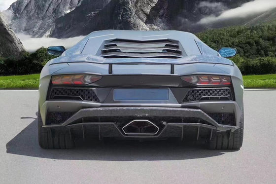 مجموعة جسم الألياف الكربونية للامبورغيني LP740S LP740S ترقية ترقية أسلوب MSY المبرحة الأمامية المنتشر المفسد