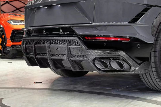 2023-2024 Lamborghini كيت جسم URUS Top Style كيت سبويلر مزيل الشفاه الأمامي
