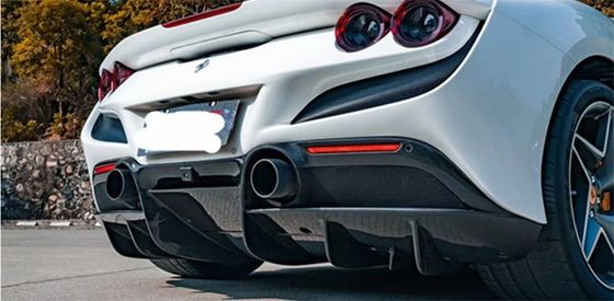 قطع غيار السيارات لـ فيراري F8 كيس جسم ألياف الكربون F8 ترقية Novi Style Diffuser Diffuser Carbon Fiber