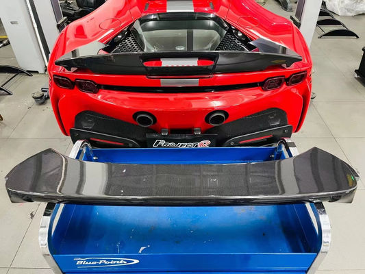 سبويلر الألياف الكربونية سبويلر الألياف الكربونية لفيراري SF90 SF90 تحديث نمط OEM سبويلر الذيل