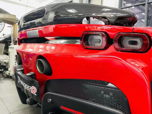 سبويلر الألياف الكربونية سبويلر الألياف الكربونية لفيراري SF90 SF90 تحديث نمط OEM سبويلر الذيل