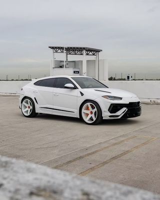 Lamborghini URUS كيت جسم الكربون NT Style أمام شفتي Diffuser Spoiler