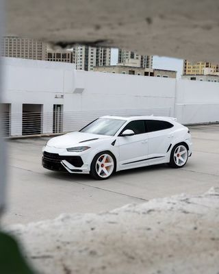 Lamborghini URUS كيت جسم الكربون NT Style أمام شفتي Diffuser Spoiler