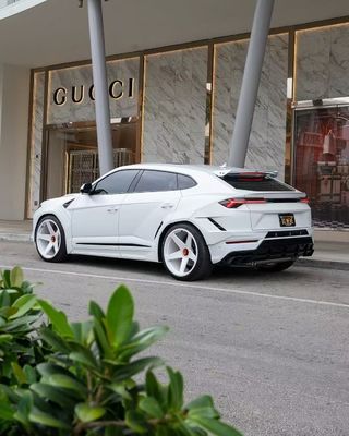Lamborghini URUS كيت جسم الكربون NT Style أمام شفتي Diffuser Spoiler
