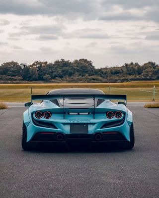 F8 Ferrari Auto Body Kit LB Style Blue Carbon Fiber Spoiler Lip Wide Body Kit قوس العجلات