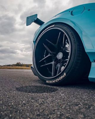 F8 Ferrari Auto Body Kit LB Style Blue Carbon Fiber Spoiler Lip Wide Body Kit قوس العجلات
