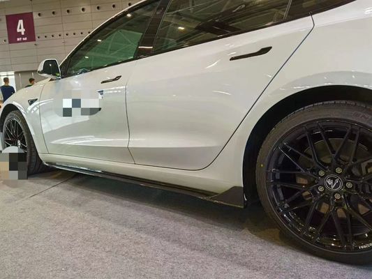 بيع مجموعة تحديث لسيارة &quot; تيسلا موديل 3 &quot; مع ملفات مضاربة أمامية و خلفية على طراز الروبوت