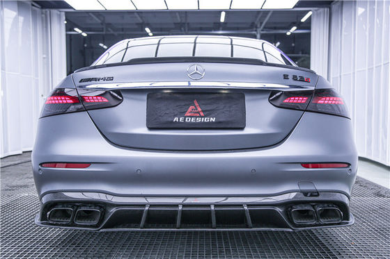 قطع غيار السيارات مجموعة جسم ألياف الكربون لميرسيدس E63S E63s ألياف الكربون الجبهة المكعب الواسع المتفشي مكافئ الألياف الكربونية