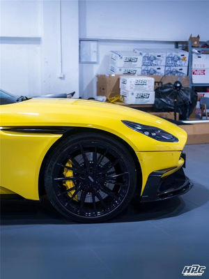 لـ أستون مارتن DB11 مجموعة جسم الألياف الكربونية DB11 تحديث أسلوب PK الألياف الكربونية الأمامية