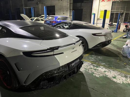 DB11 أستون مارتن عريض الجسم مجموعة خضراء مضارب شفتي مقسم Db11 مجموعة الجسم
