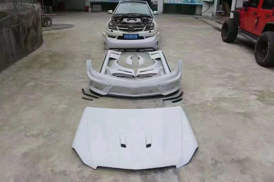 لـ مرسيدس W204 C63 كيت الجسم W204 سلسلة الأسود المتطورة